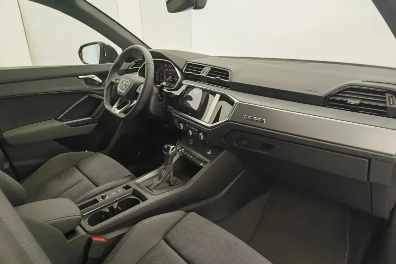 Audi Q3 din 2024 cu 13.000 km - oferta AUD128705 - foto 5