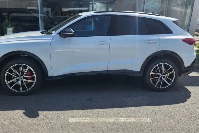 Audi Q5 din 2025 cu 15 km - oferta AUD128713 - foto 5