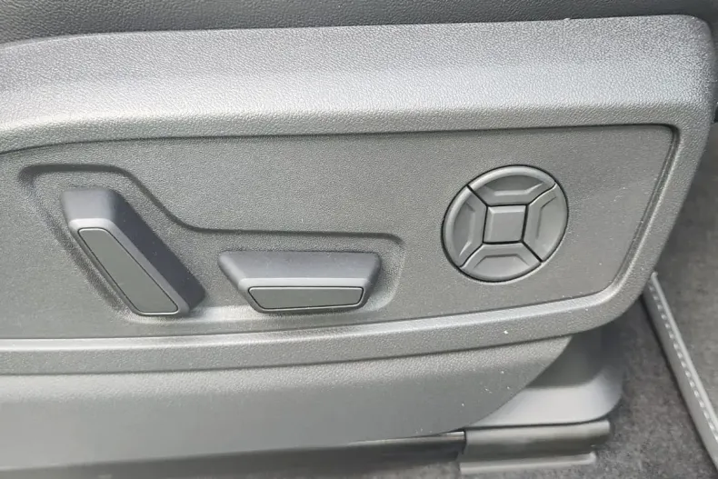 Audi Q5 din 2025 cu 15 km - oferta AUD128713 - foto 16