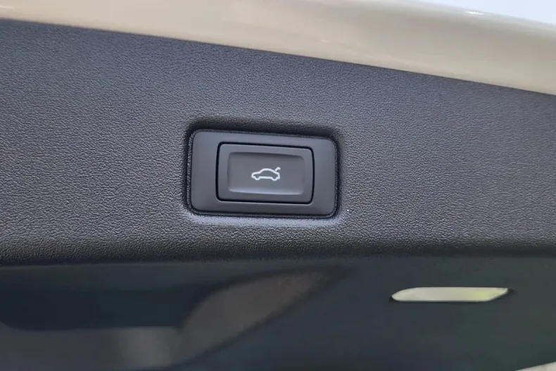 Audi Q5 din 2025 cu 15 km - oferta AUD128713 - foto 17