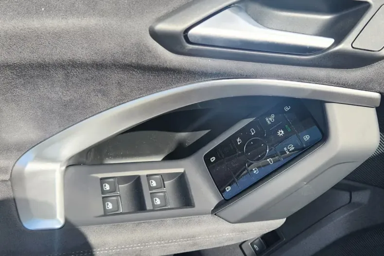 Audi Q5 din 2025 cu 15 km - oferta AUD128713 - foto 19