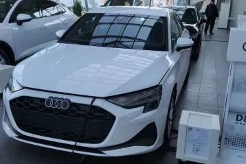 Audi A3 din 2024 - oferta AUD128718