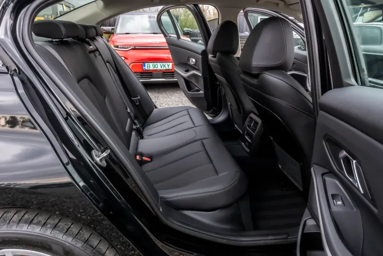 BMW Seria 3 din 2023 cu 81.000 km - oferta BMW128788 - foto 6