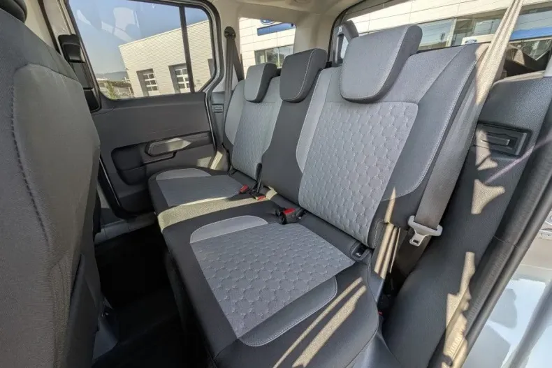 Ford Tourneo Courier din 2025 cu 1 km - oferta FOR129049 - foto 16