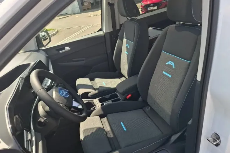 Ford Tourneo Connect din 2025 cu 1 km - oferta FOR129052 - foto 10