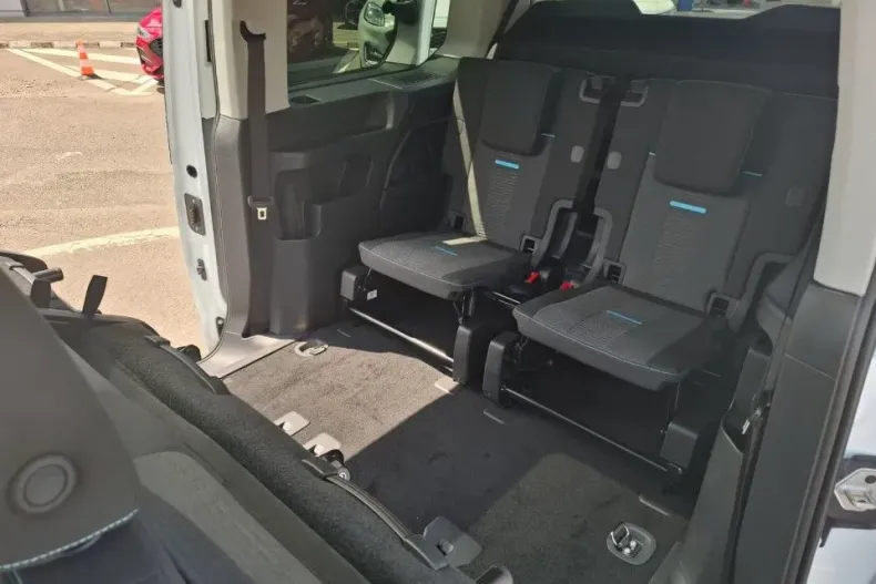 Ford Tourneo Connect din 2025 cu 1 km - oferta FOR129052 - foto 12