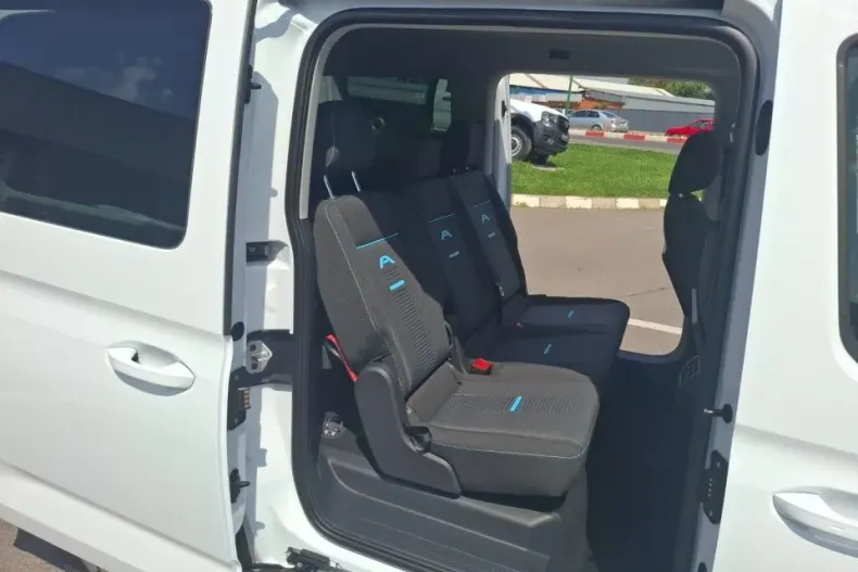 Ford Tourneo Connect din 2025 cu 1 km - oferta FOR129052 - foto 13