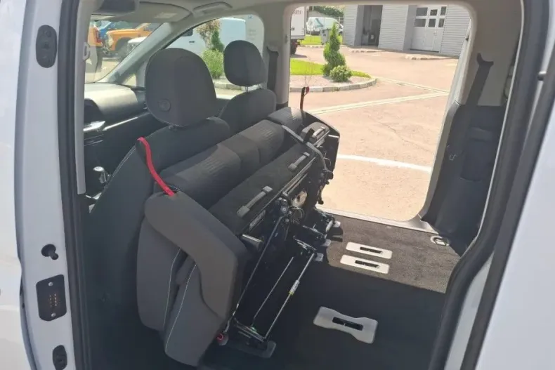 Ford Tourneo Connect din 2025 cu 1 km - oferta FOR129052 - foto 16