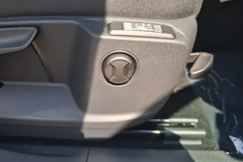 Ford Tourneo Connect din 2025 cu 1 km - oferta FOR129052 - foto 22