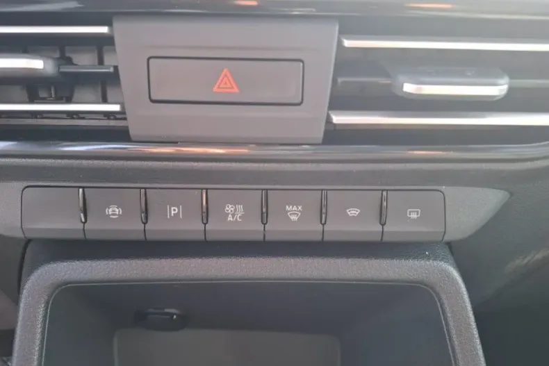 Ford Tourneo Connect din 2025 cu 1 km - oferta FOR129052 - foto 25