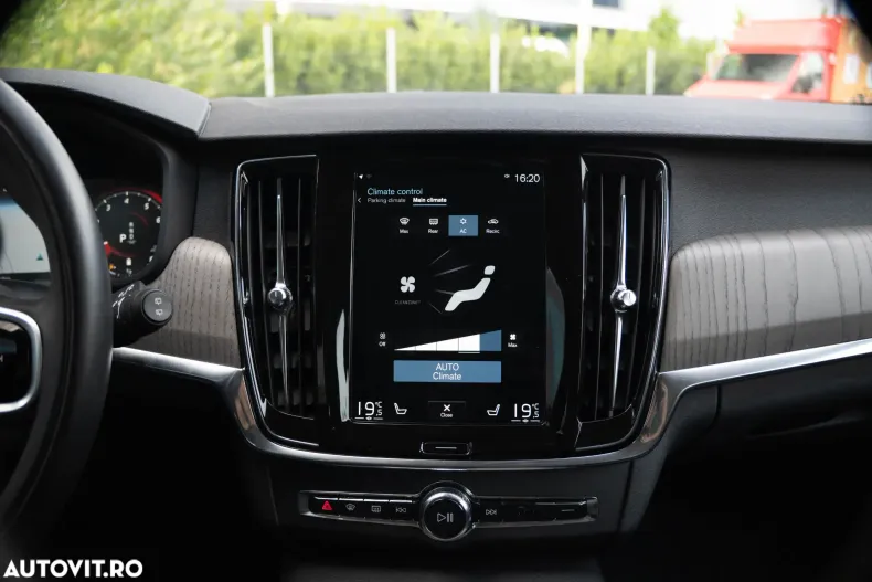 Volvo V90 din 2021 cu 57.600 km - oferta VOL129090 - foto 21