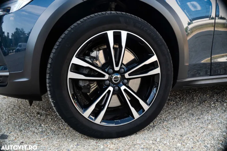 Volvo V90 din 2021 cu 57.600 km - oferta VOL129090 - foto 35