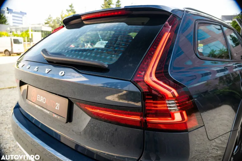 Volvo V90 din 2021 cu 57.600 km - oferta VOL129090 - foto 36