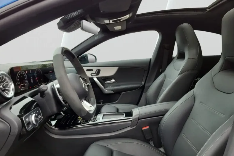 Mercedes-Benz CLA 45 AMG din 2024 cu 8.900 km - oferta MER129125 - foto 9