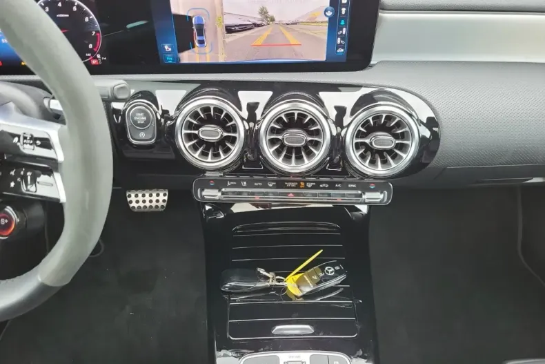 Mercedes-Benz CLA 45 AMG din 2024 cu 8.900 km - oferta MER129125 - foto 15