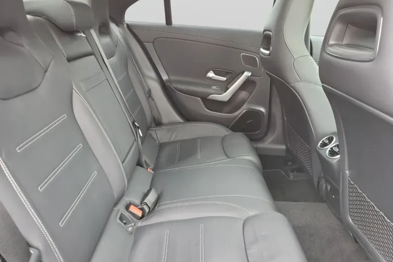 Mercedes-Benz CLA 45 AMG din 2024 cu 8.900 km - oferta MER129125 - foto 17