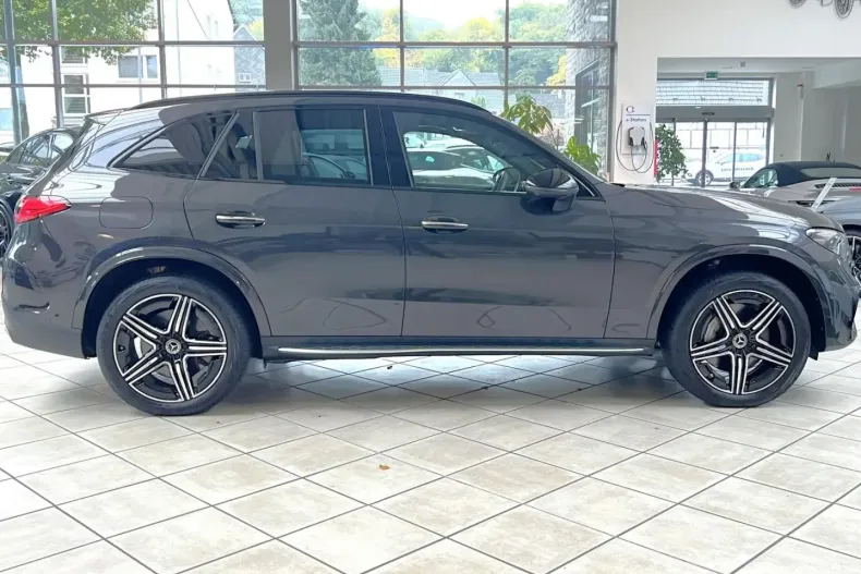 Mercedes-Benz GLC 400 din 2024 cu 15.795 km - oferta MER129142 - foto 2