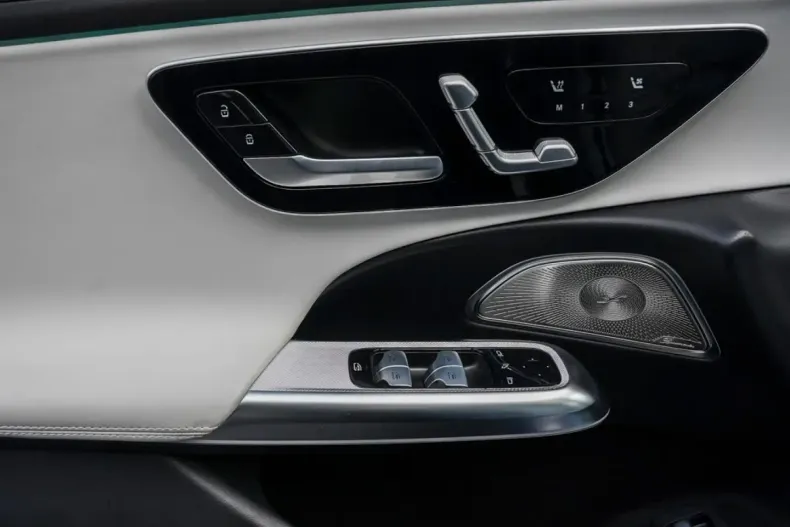 Mercedes-Benz E 400 din 2024 cu 39.400 km - oferta MER129143 - foto 15