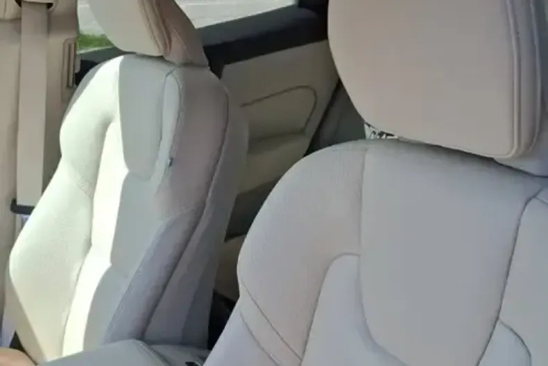 Volvo XC60 din 2023 cu 49.000 km - oferta VOL129156 - foto 5