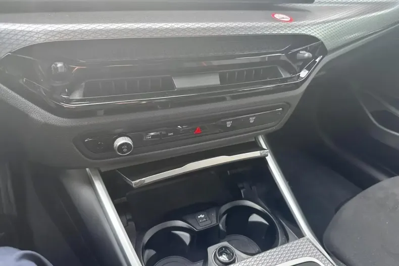 BMW 320 din 2025 cu 10.500 km - oferta BMW129160 - foto 4