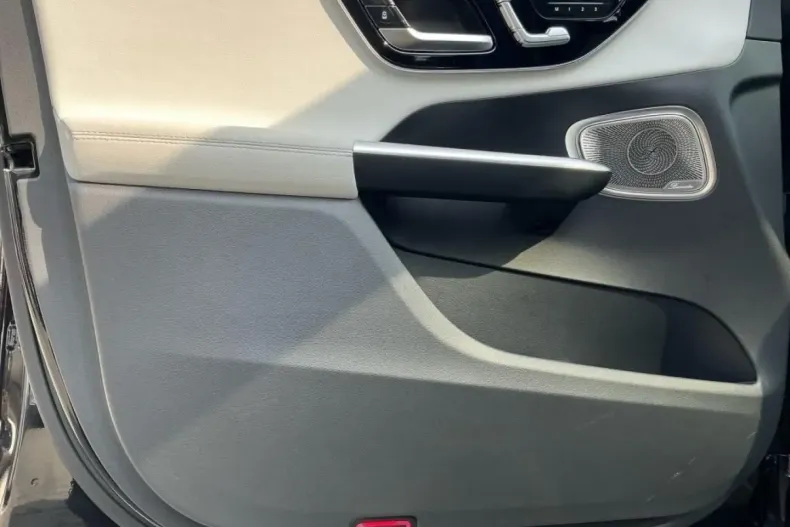 Mercedes-Benz GLC 300 din 2023 cu 43.883 km - oferta MER129166 - foto 5