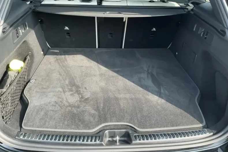 Mercedes-Benz GLC 300 din 2023 cu 43.883 km - oferta MER129166 - foto 9