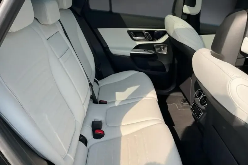 Mercedes-Benz GLC 300 din 2023 cu 43.883 km - oferta MER129166 - foto 13