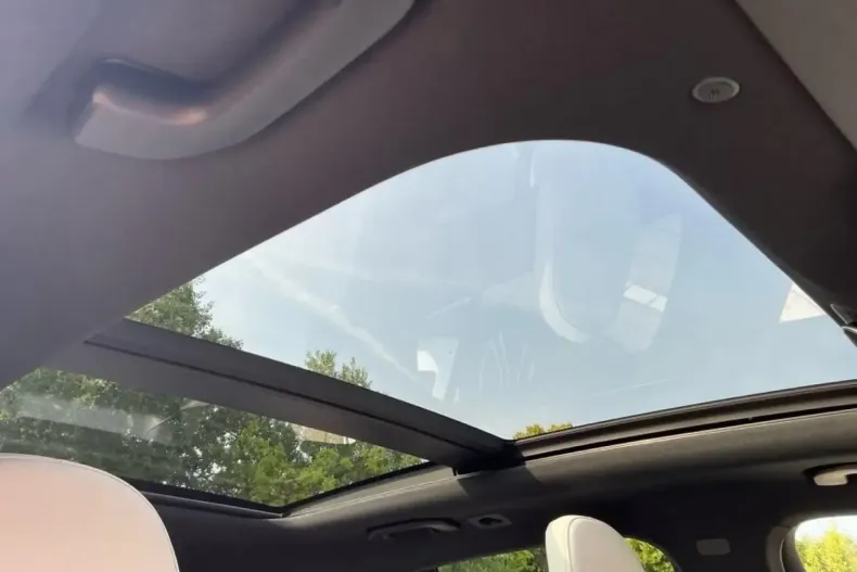 Mercedes-Benz GLC 300 din 2023 cu 43.883 km - oferta MER129166 - foto 17