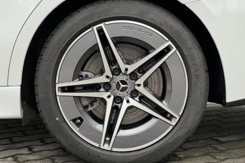 Mercedes-Benz C 400 din 2023 cu 12.690 km - oferta MER129172 - foto 7