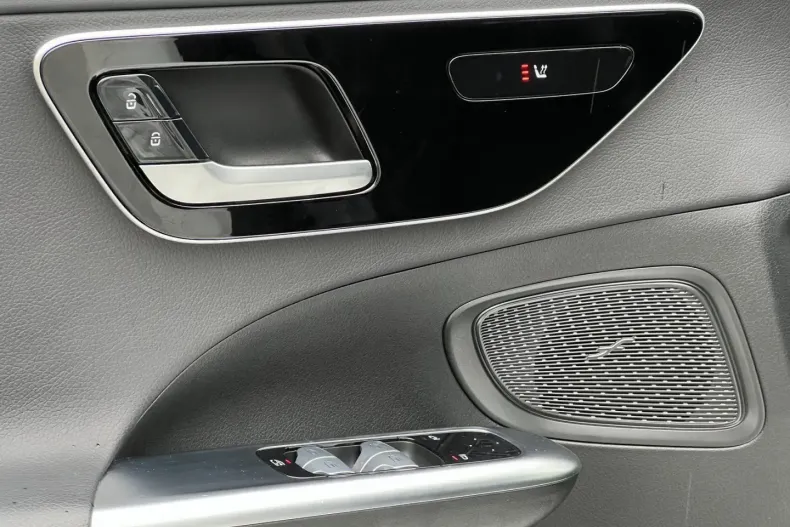 Mercedes-Benz C 400 din 2023 cu 12.690 km - oferta MER129172 - foto 18