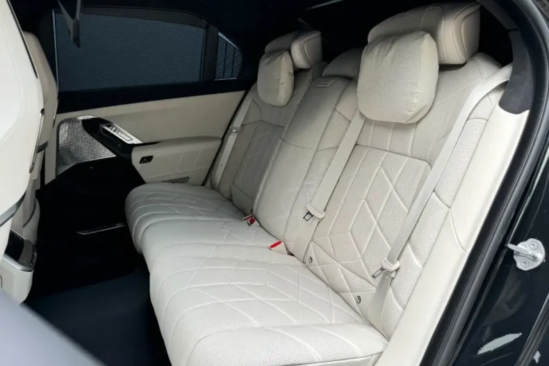 BMW M760 din 2024 cu 5.000 km - oferta BMW129173 - foto 17