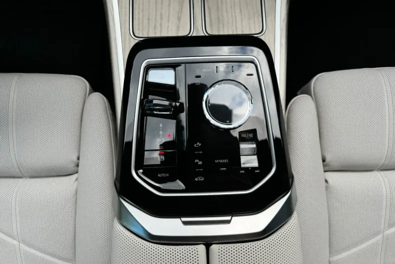 BMW M760 din 2024 cu 5.000 km - oferta BMW129173 - foto 19