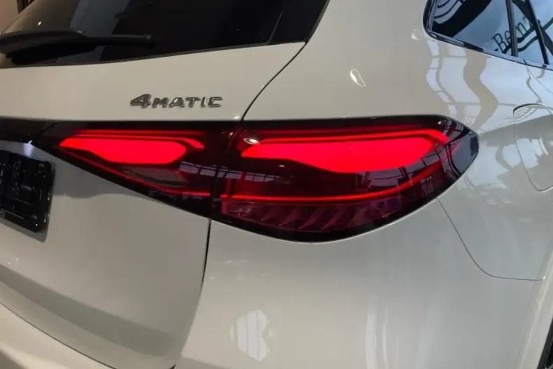 Mercedes-Benz GLC 300 din 2023 cu 19.712 km - oferta MER129195 - foto 18