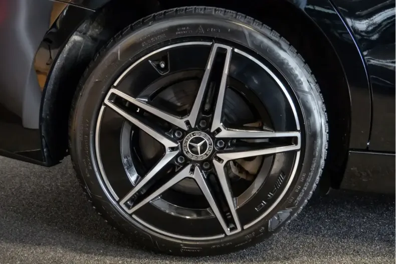 Mercedes-Benz C 400 din 2023 cu 42.572 km - oferta MER129199 - foto 4