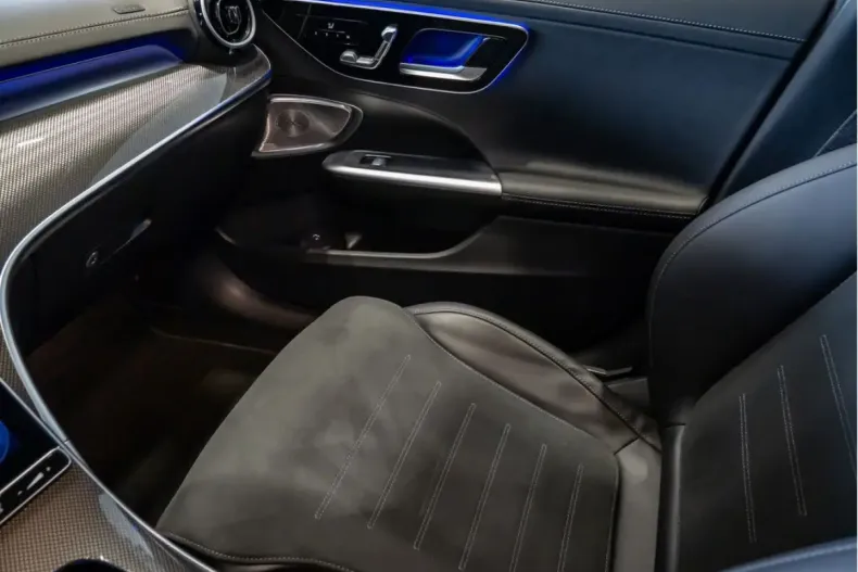 Mercedes-Benz C 400 din 2023 cu 42.572 km - oferta MER129199 - foto 9