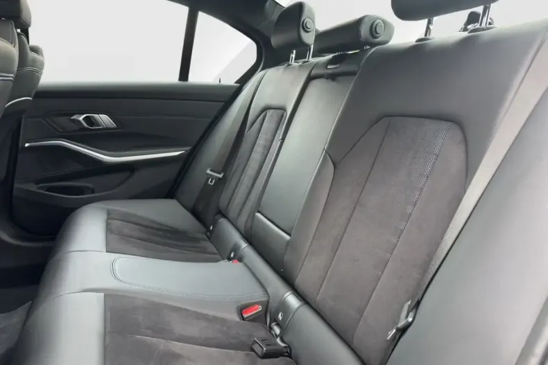 BMW 320 din 2022 cu 60.911 km - oferta BMW129213 - foto 12