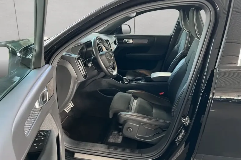 Volvo XC40 din 2020 cu 79.797 km - oferta VOL129225 - foto 11