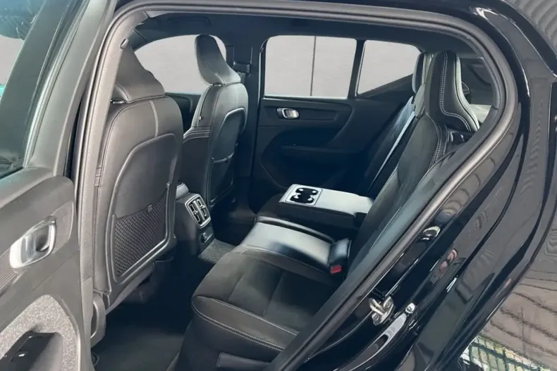 Volvo XC40 din 2020 cu 79.797 km - oferta VOL129225 - foto 16