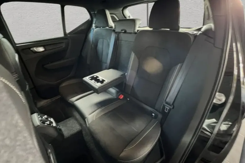 Volvo XC40 din 2020 cu 79.797 km - oferta VOL129225 - foto 18