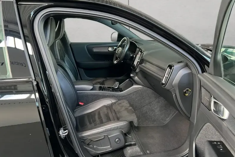 Volvo XC40 din 2020 cu 79.797 km - oferta VOL129225 - foto 19