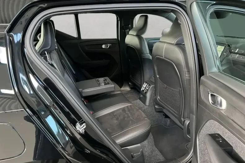 Volvo XC40 din 2020 cu 79.797 km - oferta VOL129225 - foto 21