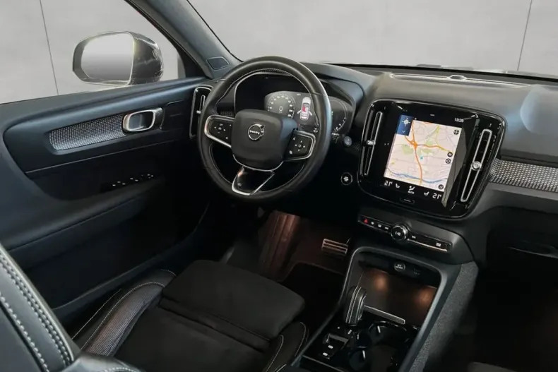 Volvo XC40 din 2020 cu 79.797 km - oferta VOL129225 - foto 31
