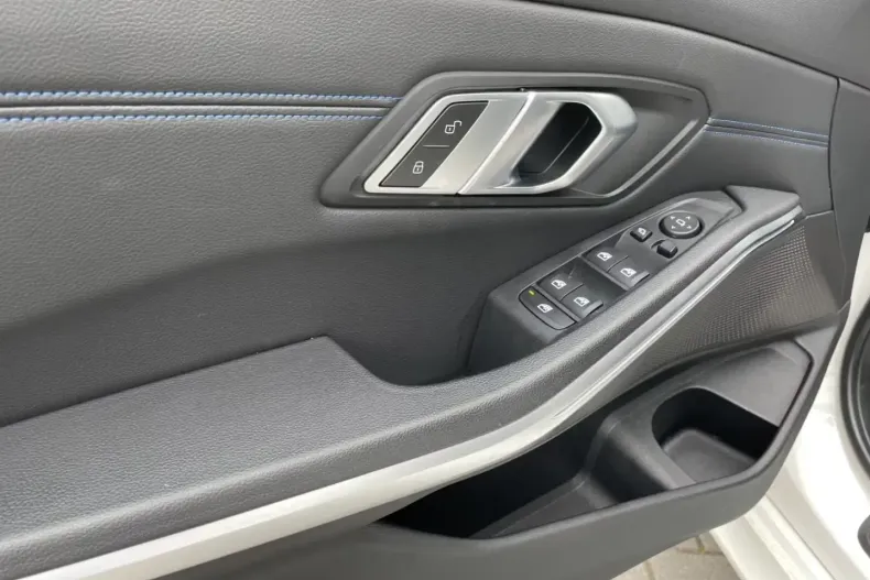 BMW 320 din 2022 cu 77.768 km - oferta BMW129235 - foto 10