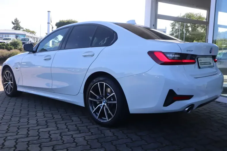 BMW 320 din 2022 cu 35.399 km - oferta BMW129253 - foto 2