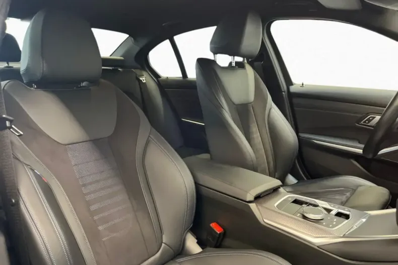 BMW 330 din 2023 cu 25.200 km - oferta BMW129268 - foto 6