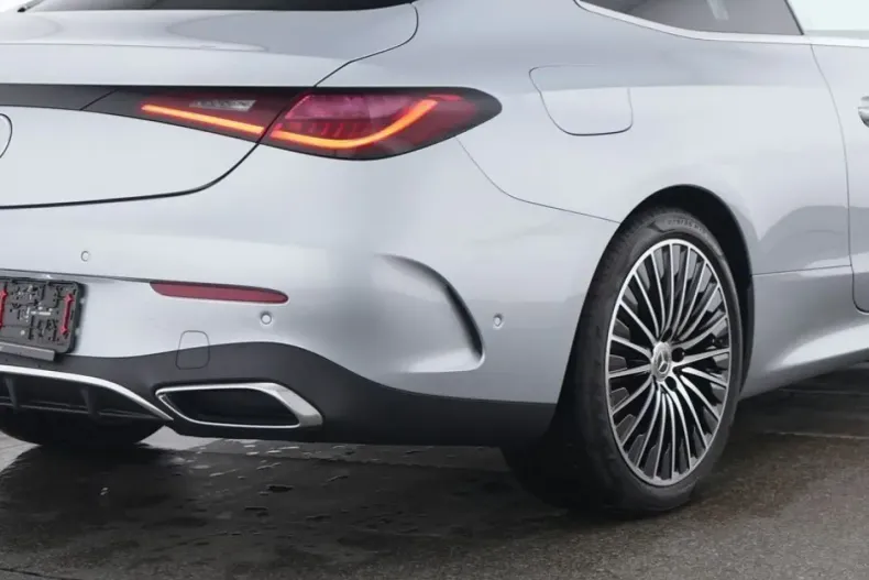 Mercedes-Benz CLE 200 din 2024 cu 14.356 km - oferta MER129273 - foto 4