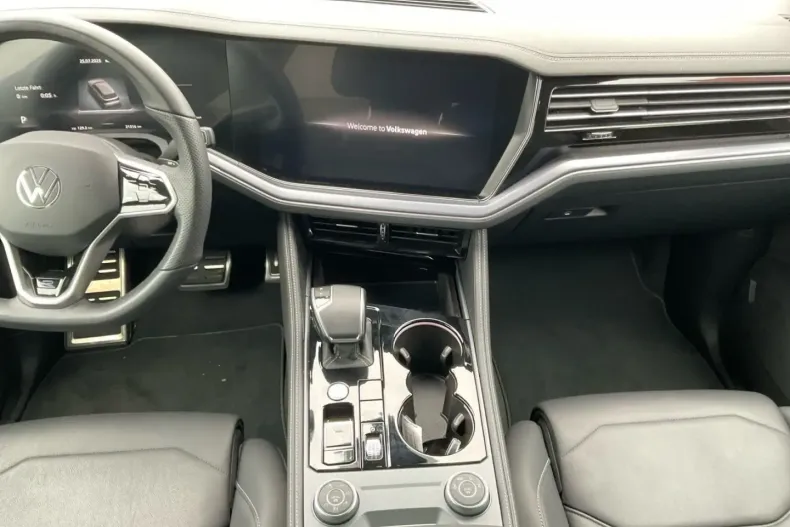 Volkswagen Touareg din 2024 cu 21.447 km - oferta VOL129315 - foto 9