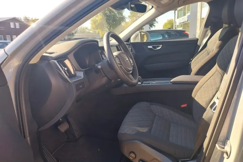 Volvo XC60 din 2024 cu 13.400 km - oferta VOL129342 - foto 9