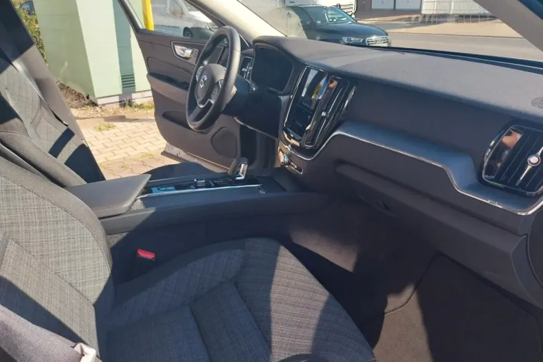 Volvo XC60 din 2024 cu 13.400 km - oferta VOL129342 - foto 15