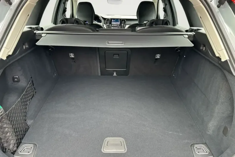 Volvo XC60 din 2024 cu 15.212 km - oferta VOL129343 - foto 9